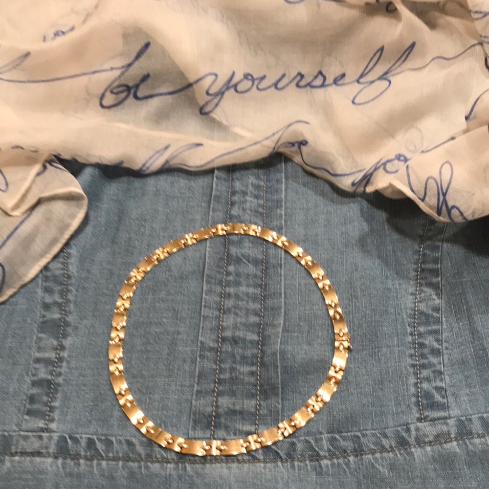 14k HEAVY GOLD COLLAR NECKLACE.